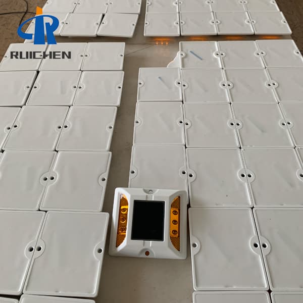 <h3>Aluminum 3M Motorway Stud Lights 15T For Parking Lot-RUICHEN </h3>
